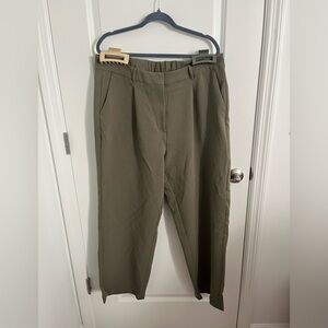 Old Navy Women’s Extra High-Rise Taylor Wide Leg Trouser